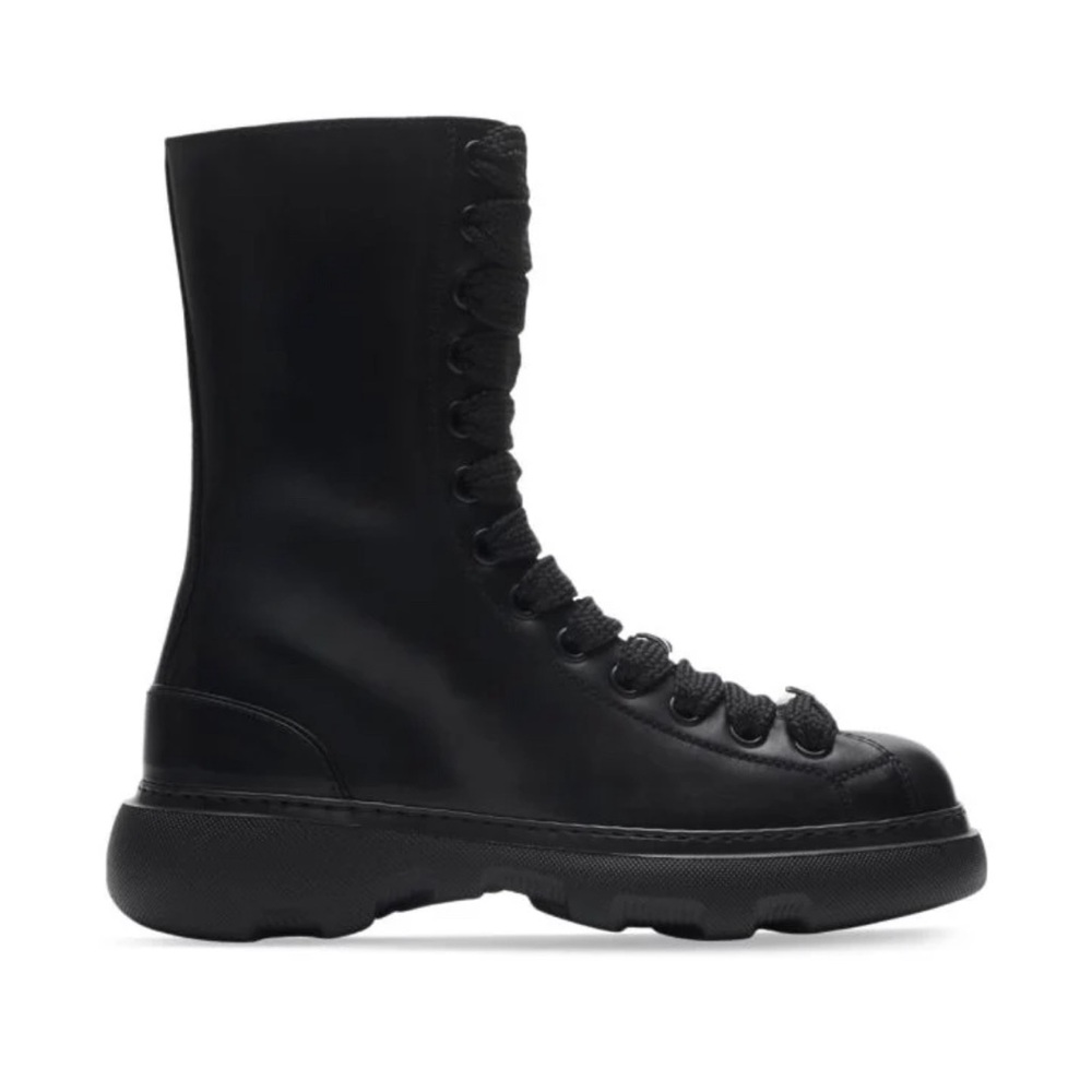 Beautiful 😍 Burberry Ranger leather boots 39 EU